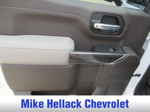 Used 2020 Chevrolet Silverado 1500 LTZ w/ LTZ Premium Package AWD/4WD image 23