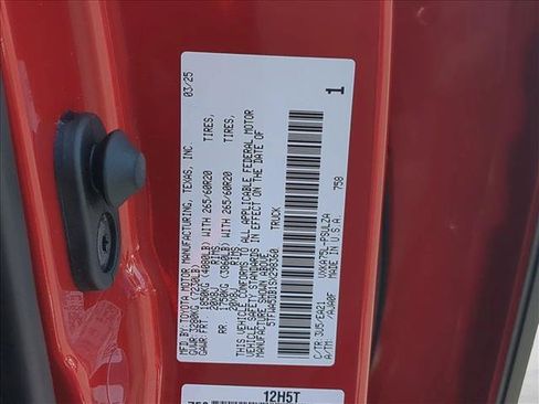 Used 2025 Toyota Tundra Limited AWD/4WD image 26