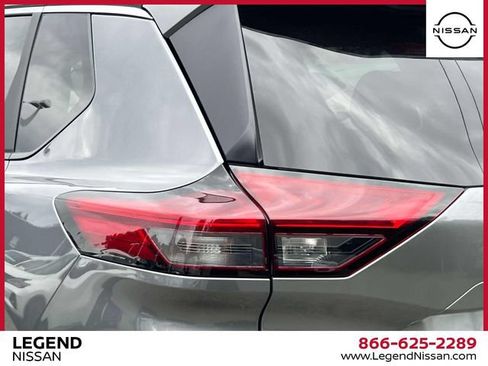 Certified 2023 Nissan Rogue SV AWD/4WD image 11