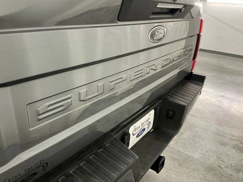 Used 2022 Ford F250 Lariat w/ Lariat Ultimate Package AWD/4WD image 8