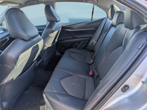 Used 2019 Toyota Camry LE image 15