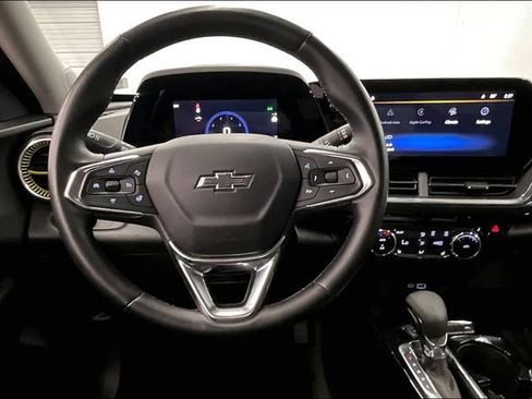 Used 2025 Chevrolet Trax ACTIV w/ Driver Confidence Package FWD image 6