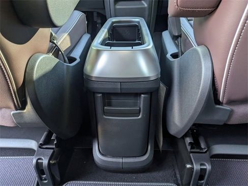 New 2025 Volkswagen ID. Buzz Pro S image 16