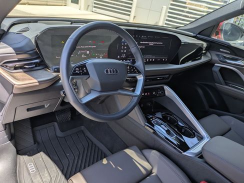 Used 2025 Audi Q5 Premium Plus w/ Premium Plus AWD/4WD image 12