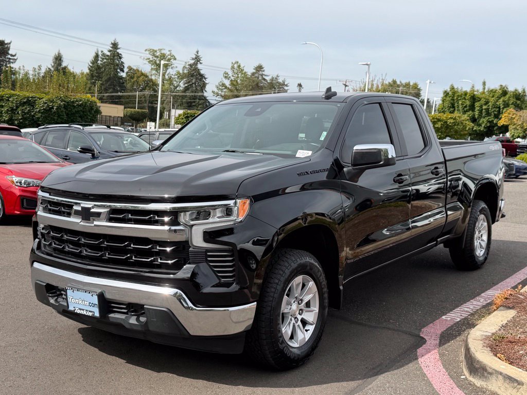 Used 2023 Chevrolet Silverado 1500 LT w/ LPO, Dark Essentials Package AWD/4WD image 4