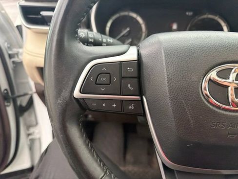 Used 2022 Toyota Highlander XLE AWD/4WD image 21