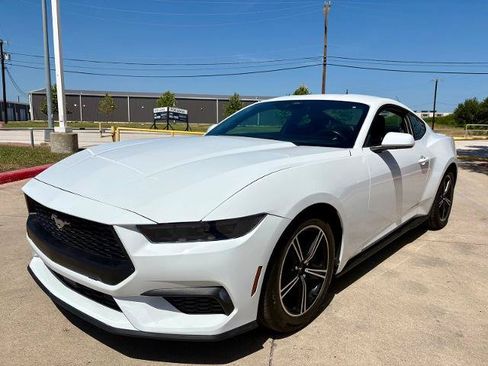 Certified 2024 Ford Mustang Coupe RWD image 7
