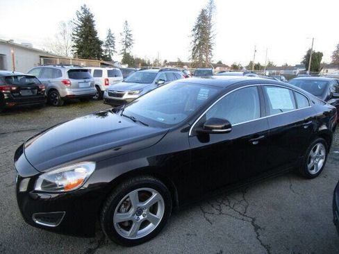 Used 2013 Volvo S60 T5 image 8