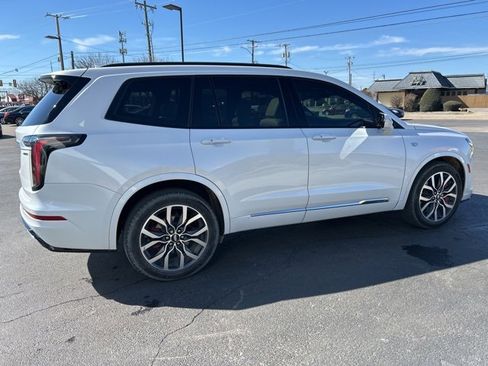 Used 2023 Cadillac XT6 Sport image 5