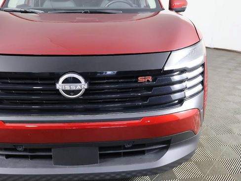 Used 2025 Nissan Kicks SR FWD image 13