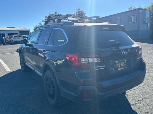 Used 2018 Subaru Outback 2.5i Touring w/ Popular Package #3 image 7