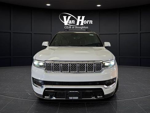 Used 2022 Jeep Grand Wagoneer Series III w/ Rear Seat Video Group 1 AWD/4WD image 2