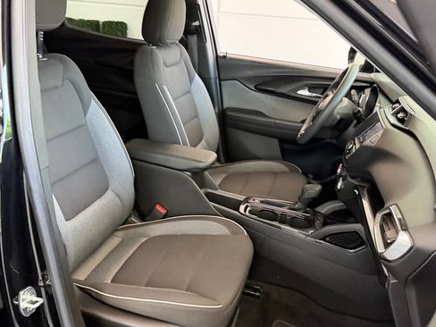 Used 2023 Chevrolet TrailBlazer LT FWD image 19