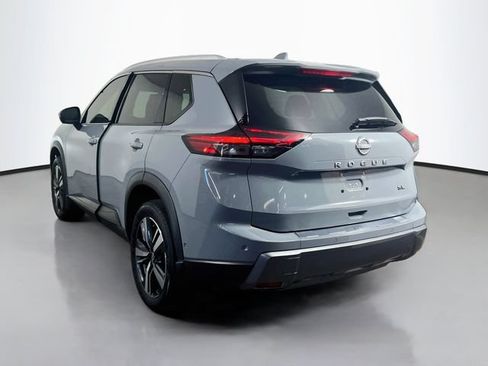 Used 2024 Nissan Rogue SL FWD image 25