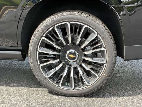 New 2026 Chevrolet Tahoe High Country AWD/4WD image 11