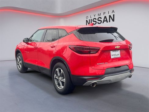 Used 2023 Chevrolet Blazer LT image 3