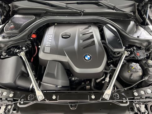 Used 2025 BMW 530i xDrive w/ Premium Package image 24