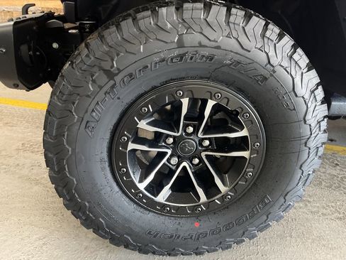 New 2026 Jeep Wrangler Moab image 7