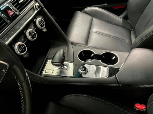 Used 2022 Genesis G70 2.0T RWD image 23