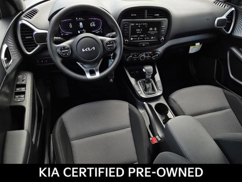 Certified 2025 Kia Soul LX w/ LX Technology Package FWD image 16