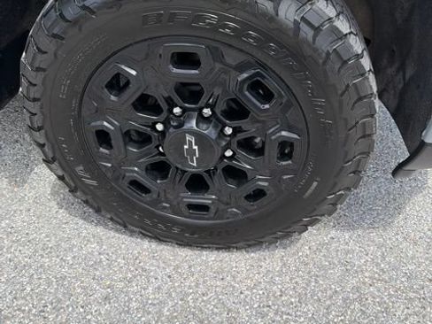 Used 2024 Chevrolet Silverado 2500 LTZ w/ LTZ Plus Package AWD/4WD image 9