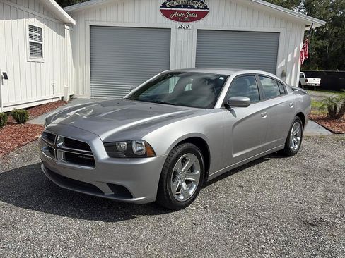 Used 2014 Dodge Charger SE w/ Sport Appearance Group RWD image 1