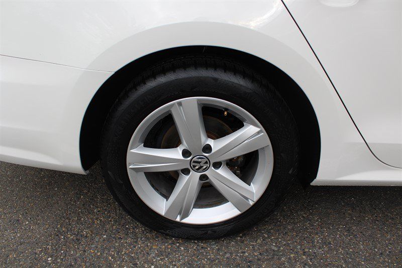 Used 2013 Volkswagen Passat 2.5 SE FWD image 23