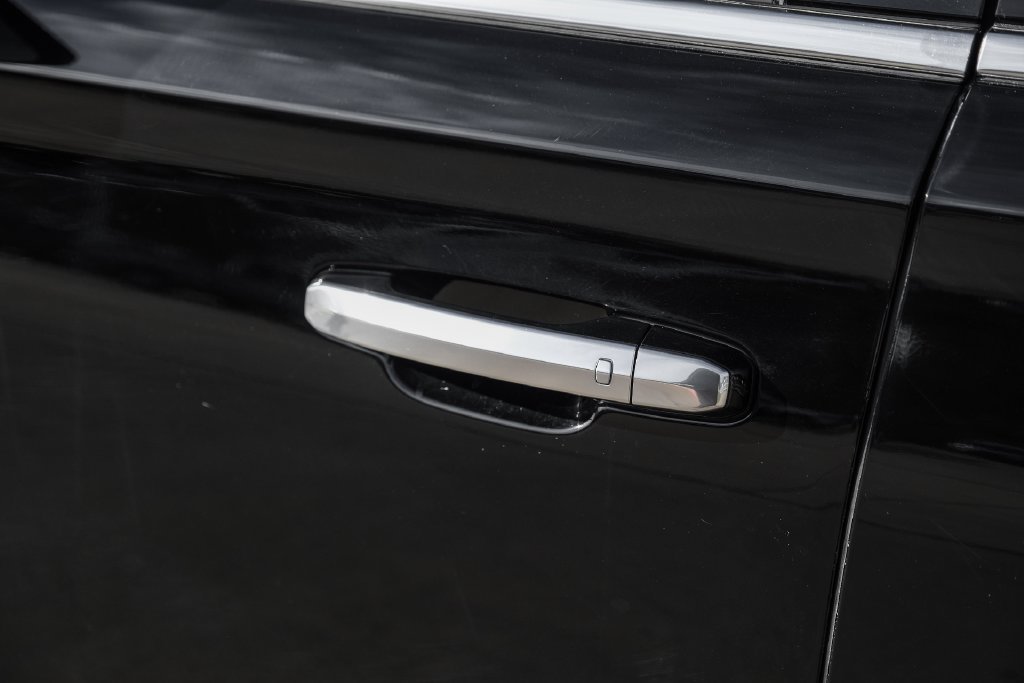 Used 2019 Cadillac Escalade ESV Luxury AWD/4WD image 48