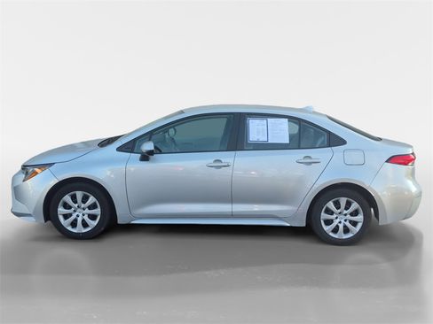 Used 2023 Toyota Corolla LE image 7