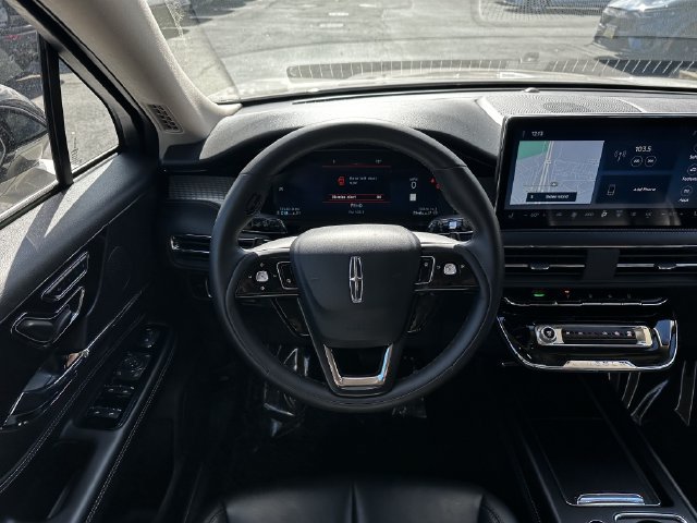 Certified 2023 Lincoln Corsair AWD image 14