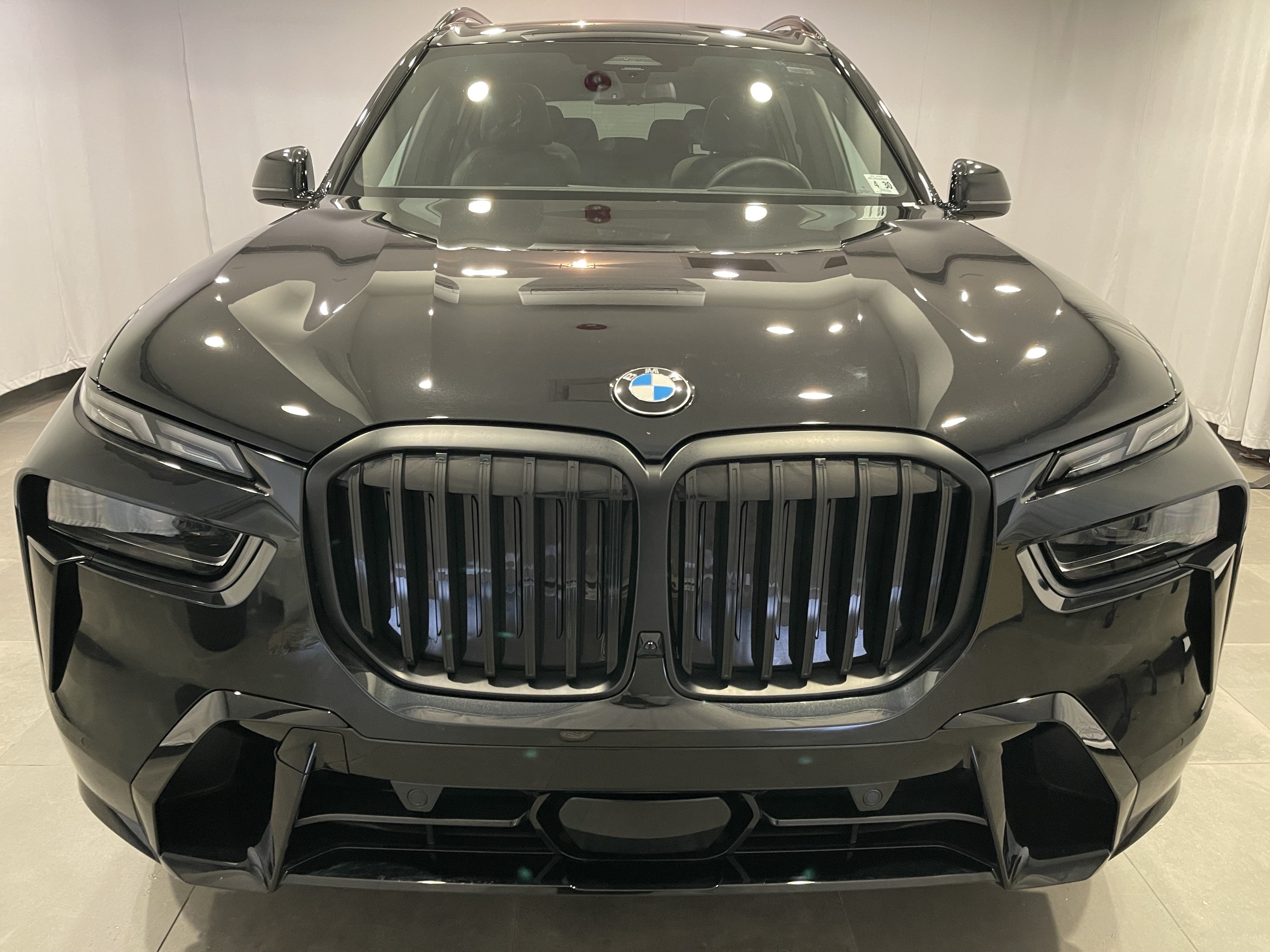 Certified 2025 BMW X7 xDrive40i w/ M Sport Package AWD/4WD image 2