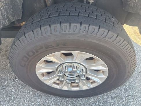 Used 2020 Ford F250 XL w/ STX Appearance Package AWD/4WD image 11
