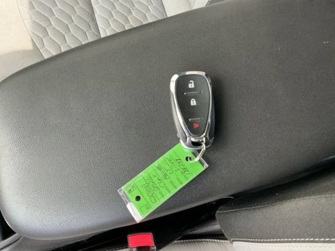 Used 2020 Chevrolet Equinox LT AWD/4WD image 25