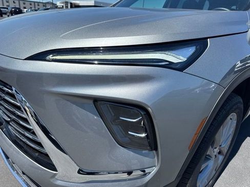 Used 2025 Buick Enclave Preferred FWD image 24