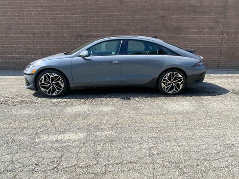 Used 2024 Hyundai Ioniq 6 Limited RWD image 2