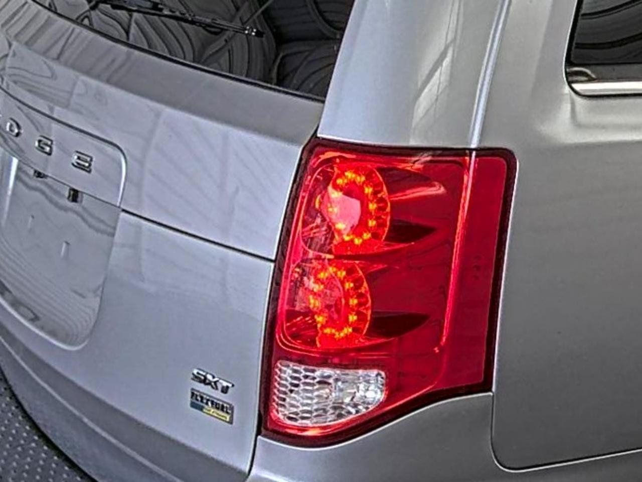 Used 2019 Dodge Grand Caravan SXT FWD image 7