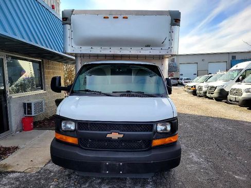 Used 2014 Chevrolet Express 4500 Extended image 13