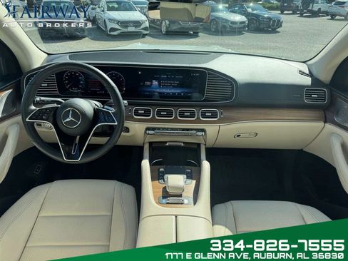 Used 2025 Mercedes-Benz GLS 450 4MATIC image 26