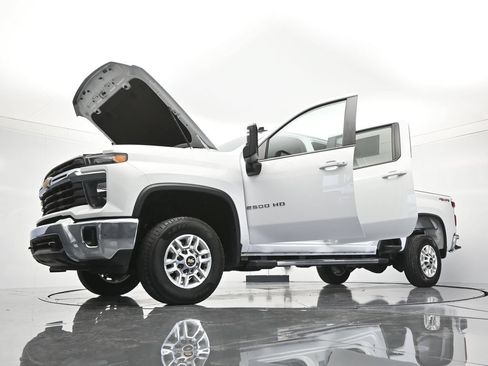 Used 2025 Chevrolet Silverado 2500 LT w/ Convenience Package AWD/4WD image 49