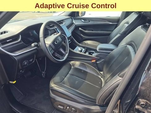 Used 2024 Jeep Grand Cherokee Limited AWD/4WD image 10