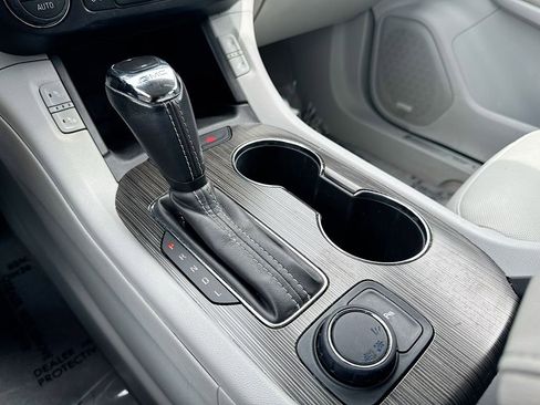 Used 2019 GMC Acadia SLT FWD image 29