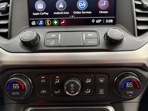 Used 2021 GMC Acadia SLE image 17