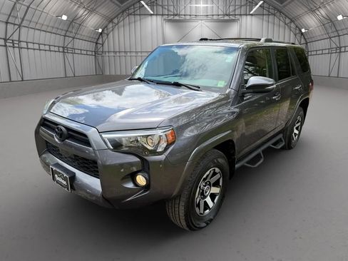 Used 2020 Toyota 4Runner SR5 Premium w/ Moonroof Package AWD/4WD image 11
