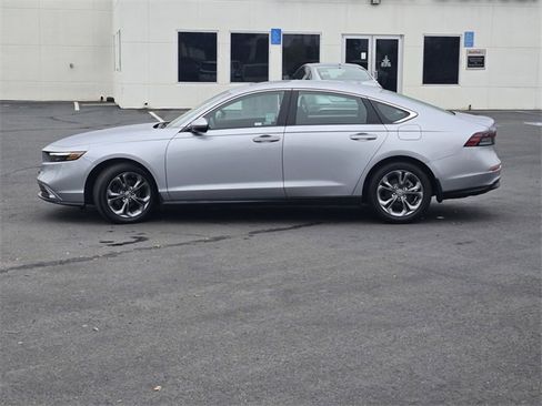 Used 2023 Honda Accord EX image 7