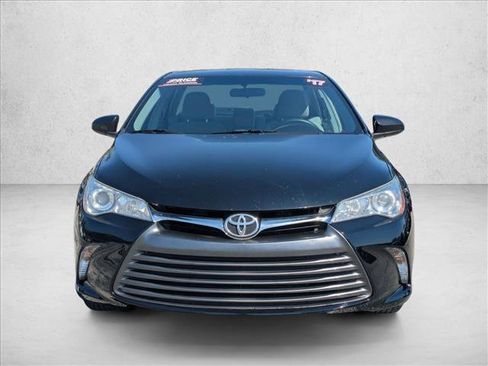 Used 2017 Toyota Camry LE image 2