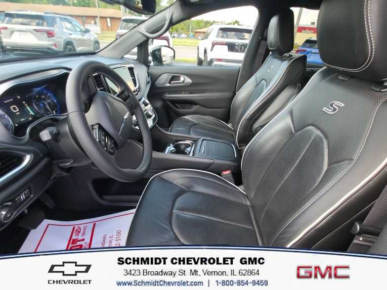 Used 2025 Chrysler Pacifica Limited FWD image 14