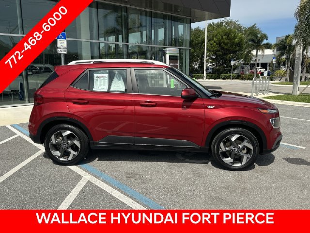 Used 2025 Hyundai Venue SEL FWD image 6
