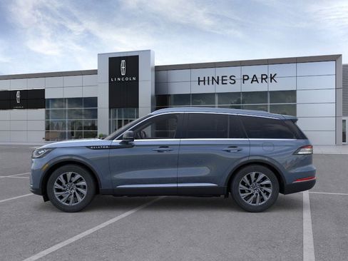 New 2026 Lincoln Aviator AWD image 3