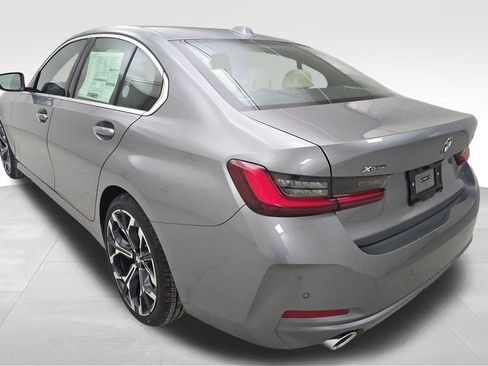 New 2026 BMW 330i xDrive Sedan w/ Convenience Package AWD/4WD image 7