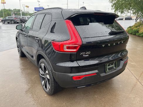 Certified 2023 Volvo XC40 B5 Plus w/ Protection Package Premier image 3